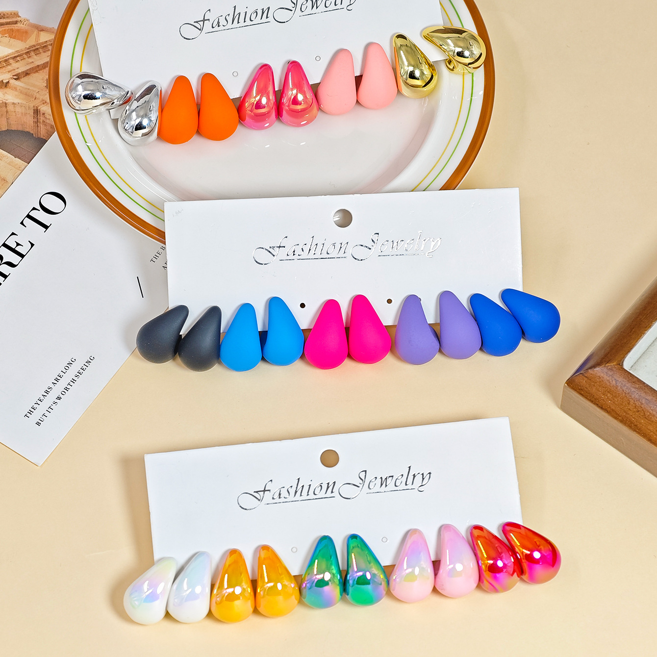 Coloured earrings set